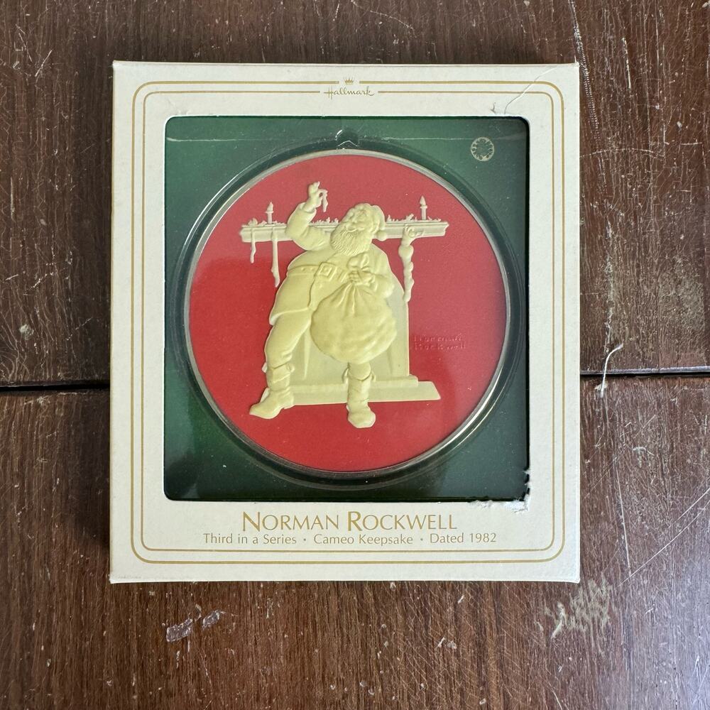 Norman Rockwell Hallmark 1982 Cameo Ornament "Filling the Stockings"